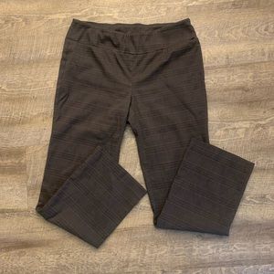 Briggs Plaid Womens Stretch Pants Trouser Gray color with checked lines Size 12